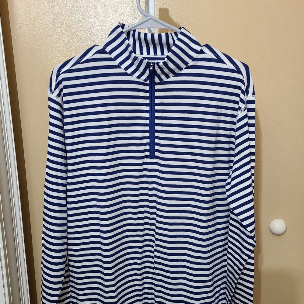 Mens medium turtleson pullover